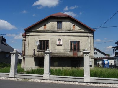 Dom zwany "Belwederem" oraz "kamienicą Micalików" przy ul. Pogwizdowskiej 184. Widok od ulicy od strony południowo-zachodniej. Materiały Biura Miejskiego Konserwatora Zabytków UM Rzeszowa